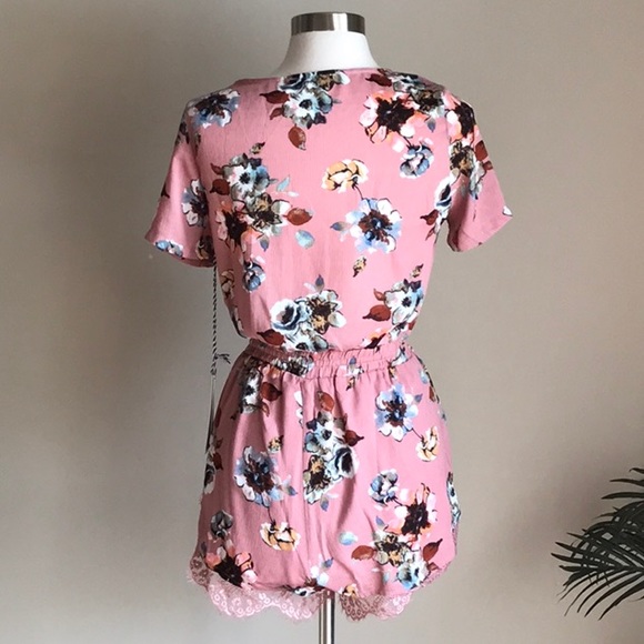 NEW Floral Lace Romper - Picture 8 of 8